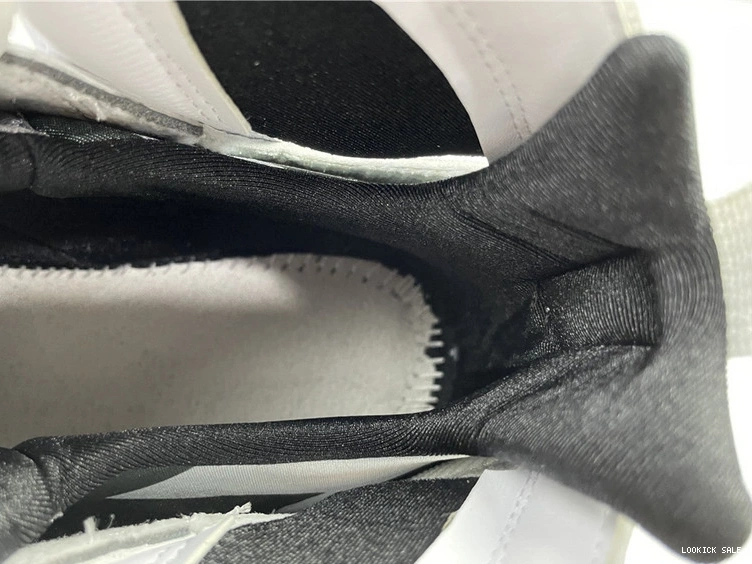 Reps (2021) 7 Flint  Retro Jordan CU9307-100  0523